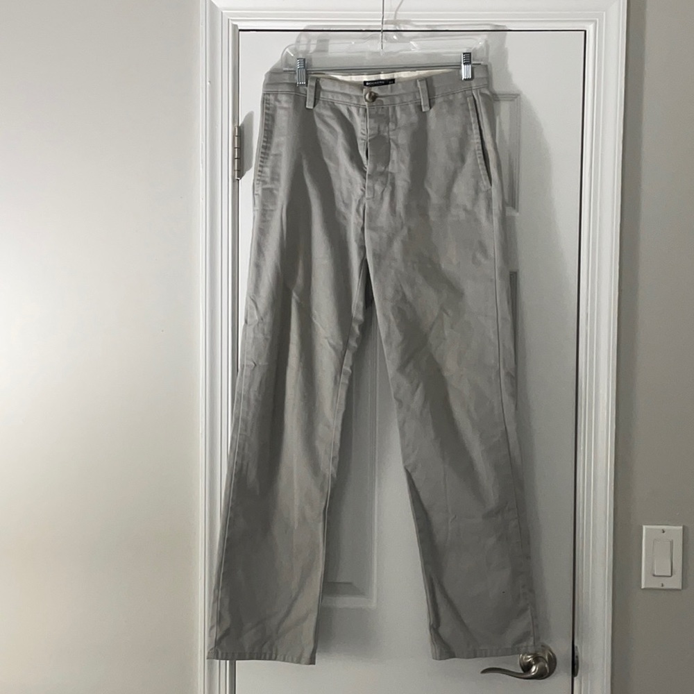 Slightly worn grey chinos. Size 30x32
